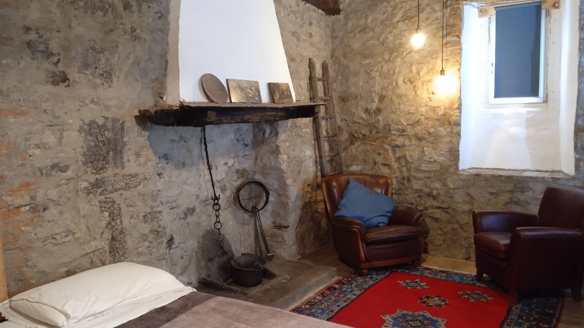 Olcio Apartment | Romantic studio apartment a stone's throw from the lake