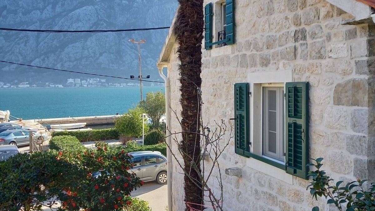 Prcanj House | Romantic stone house by the sea