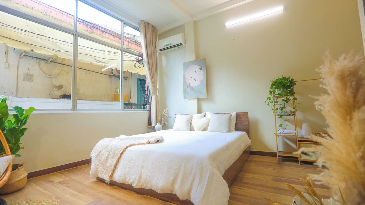 Bui Thi Xuan Apartment | Romantic Studio with Sunlight in the City Center