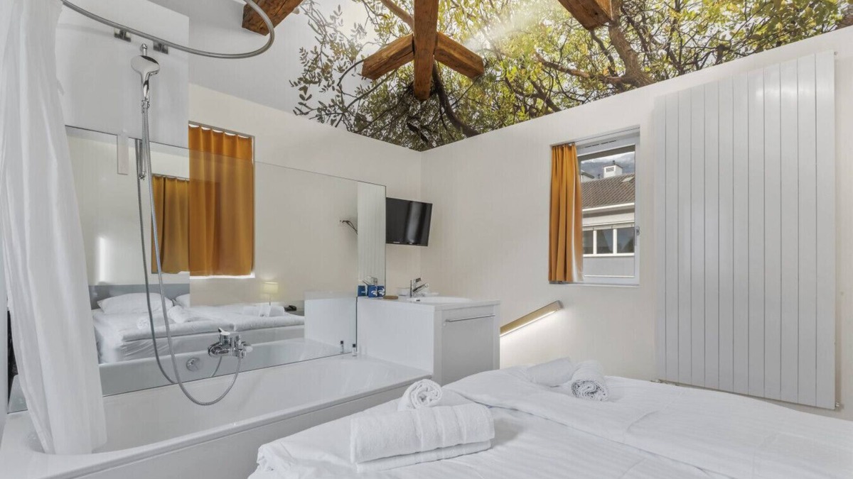 Sierre Hotel | Romantic suite in the heart of Sierre