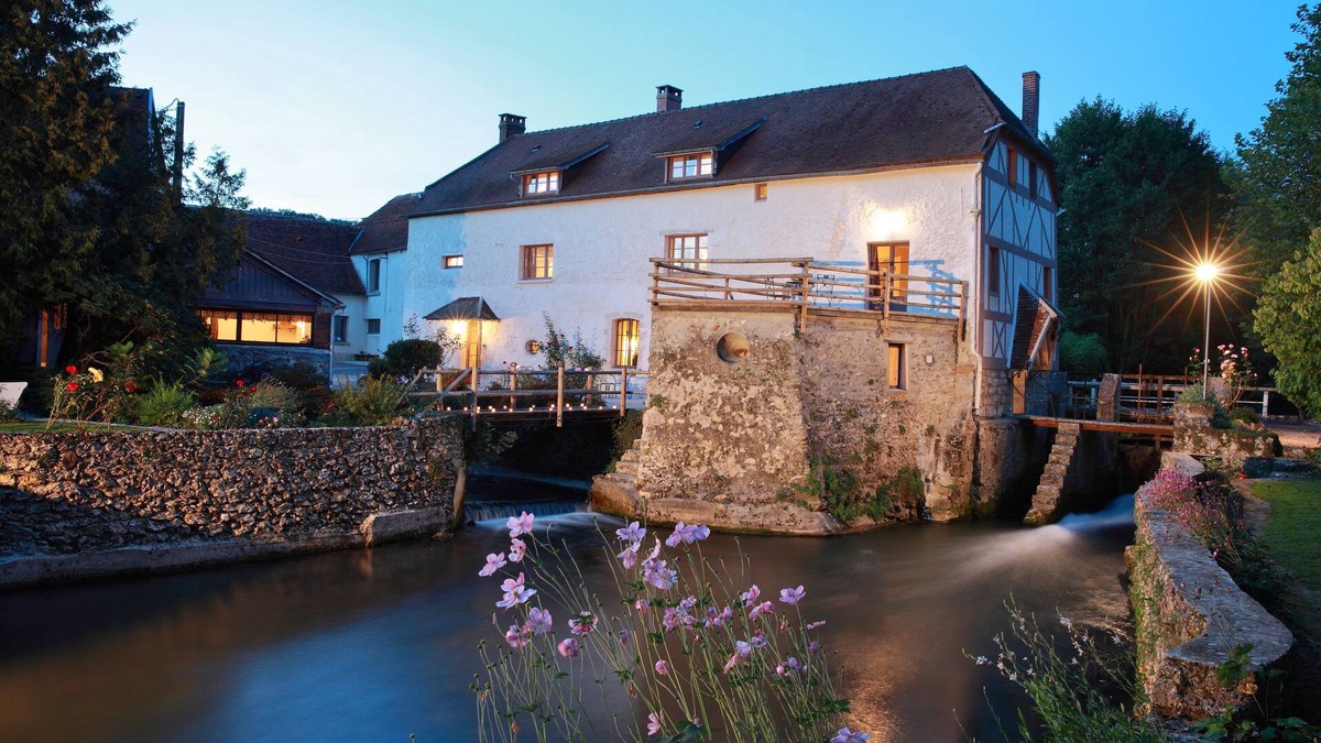 Vendieres Apartment | Romantic suite with private jacuzzi 1 hour from Paris
