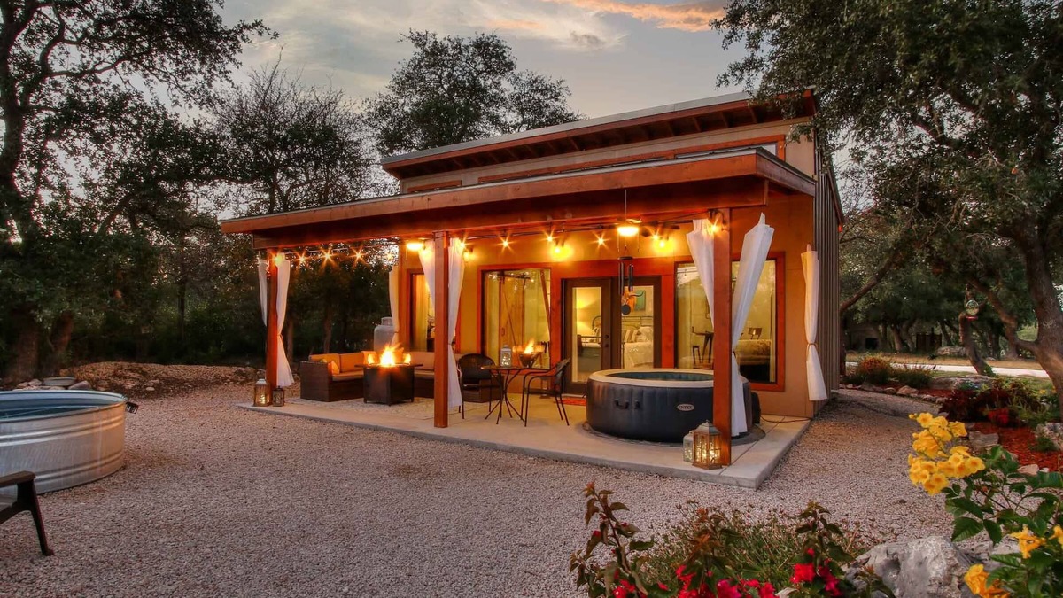 Hondo Cabin | Romantic Tiny Home With Loft