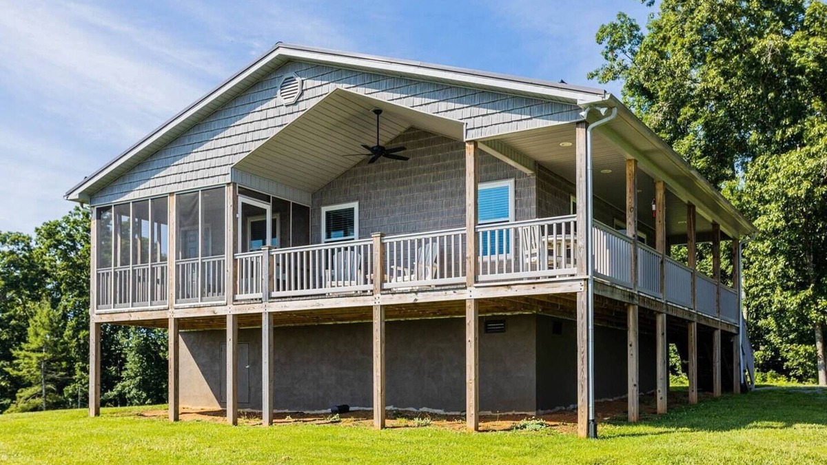 Barren Springs Cabin | Romantic, Trail and River Access, Great View