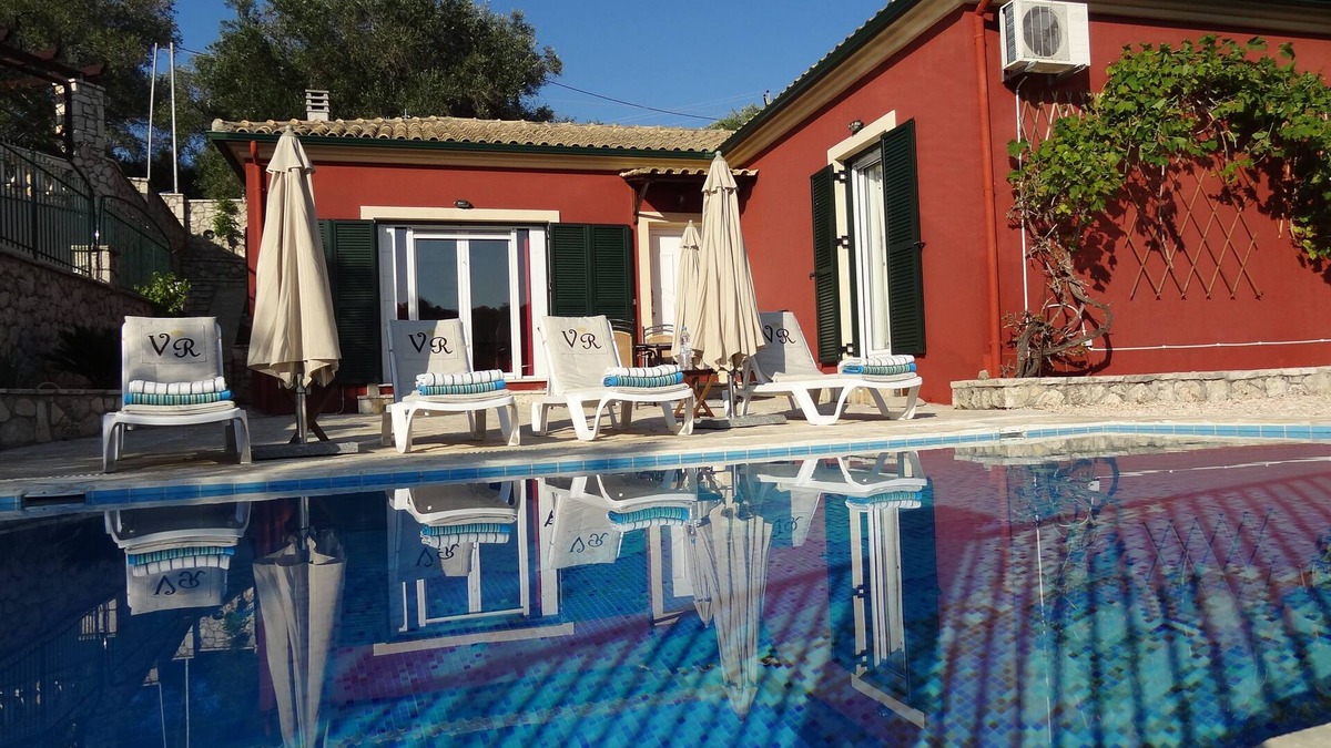 Agios Ioannis Villa | Romantic Villa, central location, priv. pool, sun terrace, 10 mins to the beach!