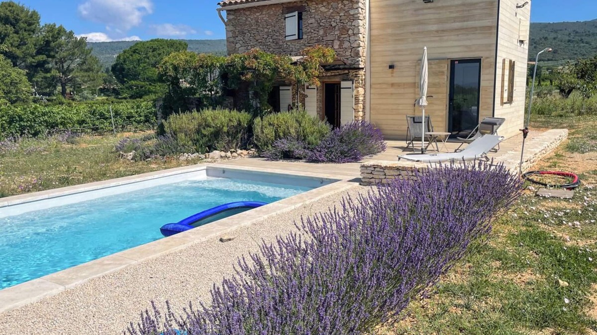 Villars House | Romantic vacation home surrounded by greenery - 201VIL