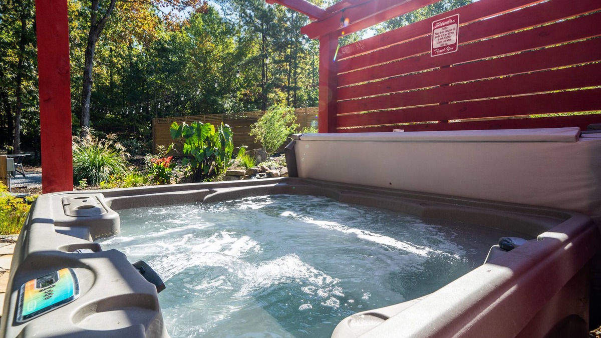 Jones Mills Cabin | Romantic Waterfall cabin-Hot Tub-Coffee & Tea Bar-Fire Pit