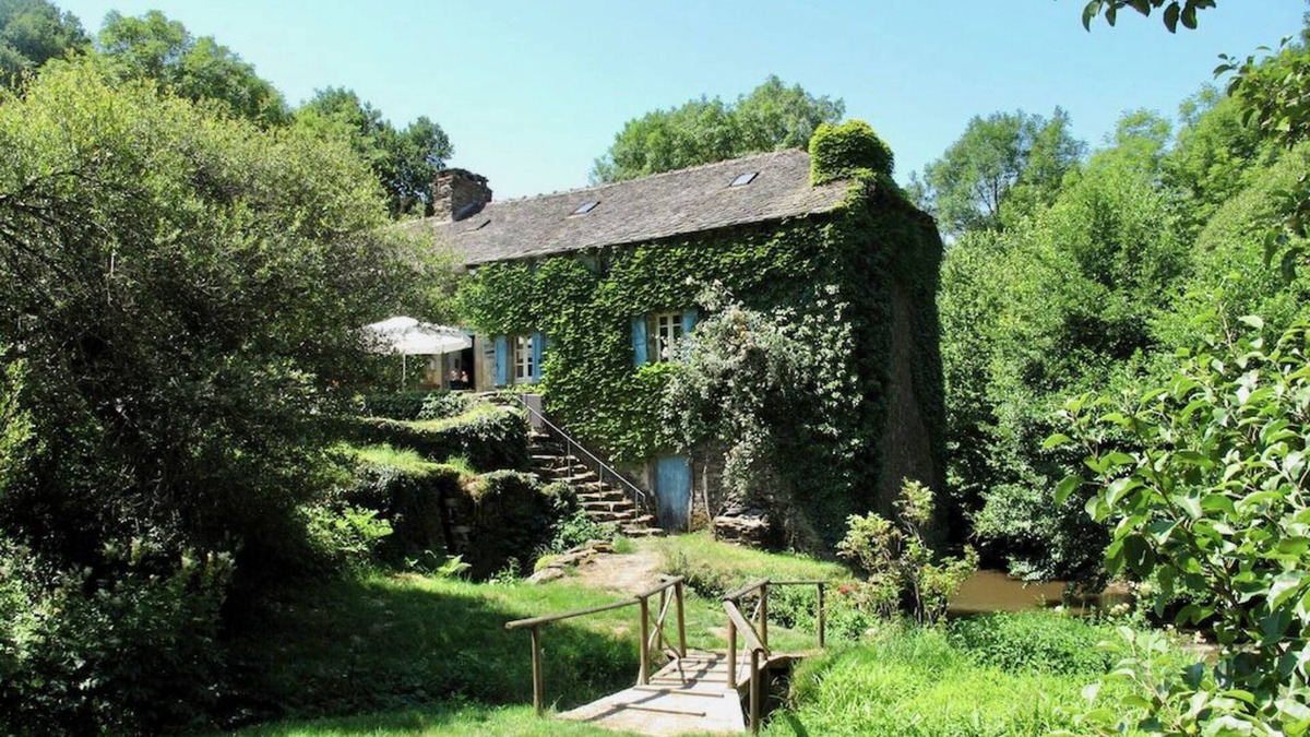 Requista House | Romantic watermill in idyllic setting