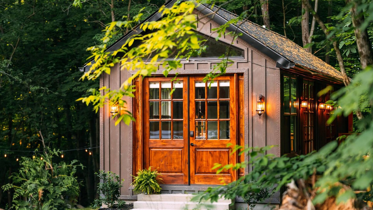 Laurelville Cabin | Romantic Woodland Cabin : Hot Tub, Trails & Near all Hocking Hills Trails