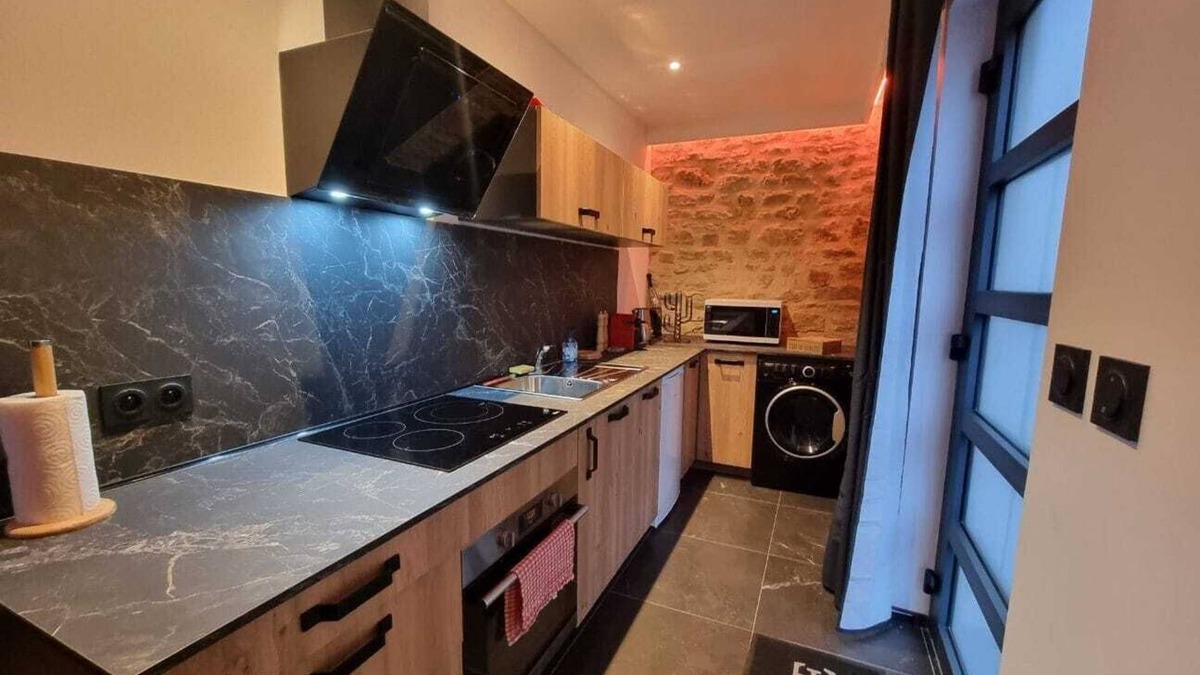 Charleville-Mezieres Apartment | Romantique Room