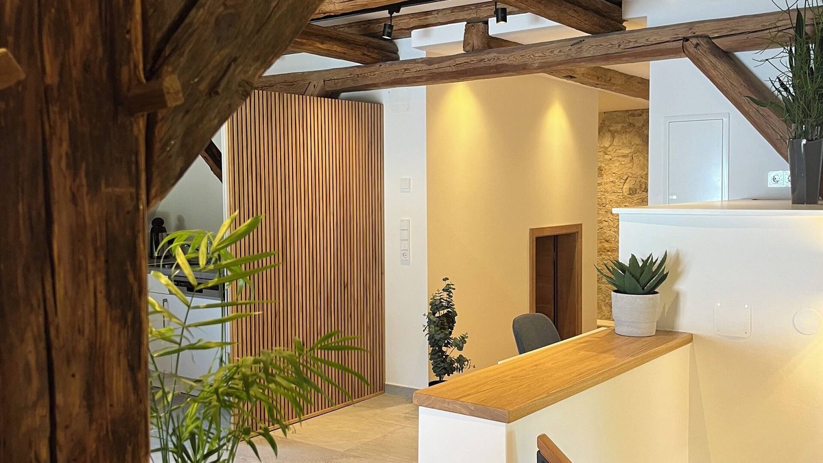 Iphofen House | Romantisches Scheunen-loft mit Moderner Architektur in Historischer Altstadt