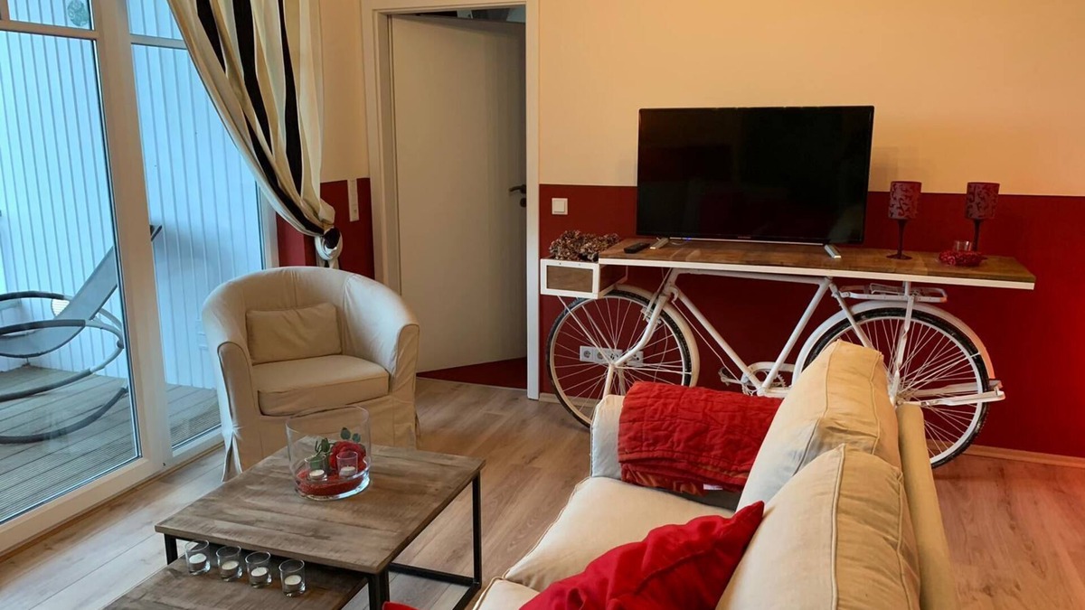 Gueby Apartment | Romatic apartment in the countryside with loggia, sauna area, garden, pond, horses