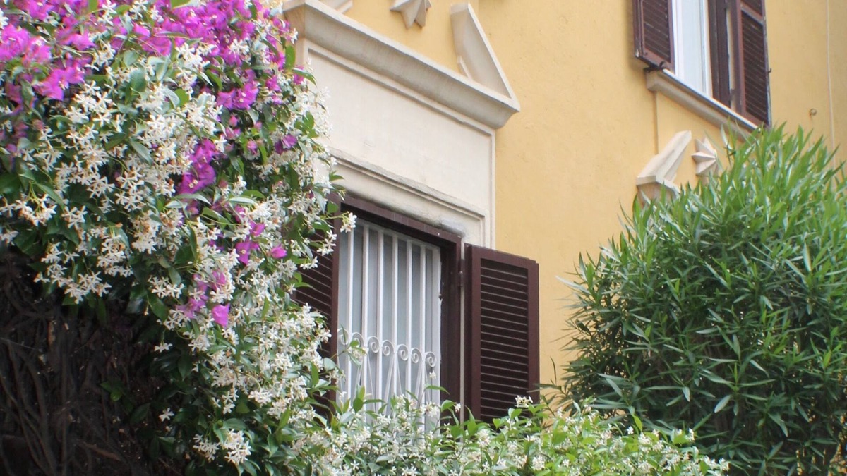 Gianicolense Apartment | Rome: 'Villa Liberty' - central with garden - between Trastevere and the Vatican