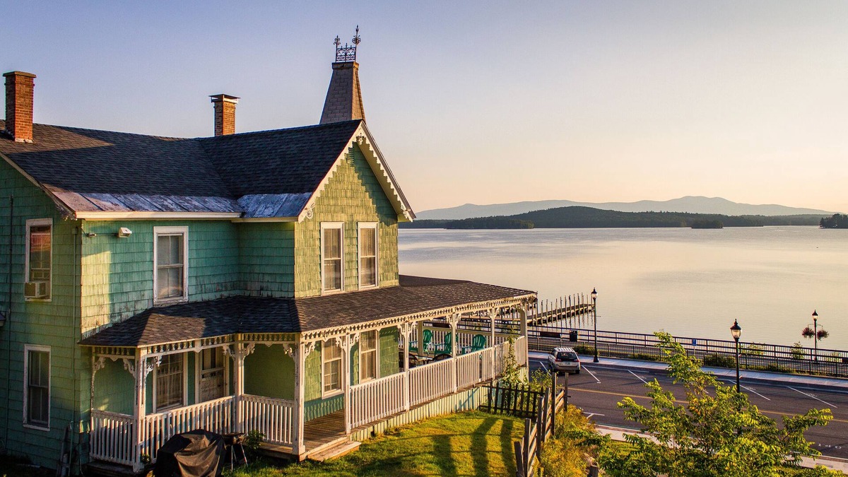 Weirs Beach House | Romeo's Balcony - At the Center of Weirs Beach