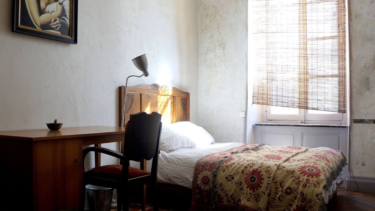 Chalabre Apartment | Romy's Room - ensuite in shared Village Chateau