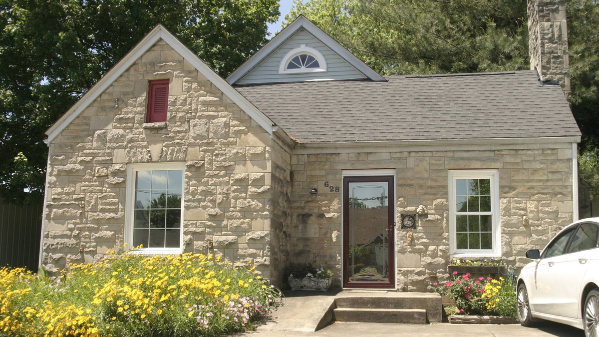 Bardstown House | Ron & Orline's Home, park at the door & use our EV 50 amp charger