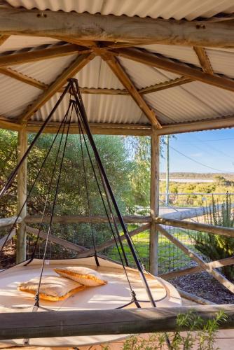 Preston Beach House | Roo With A View By Swan Bnb Management