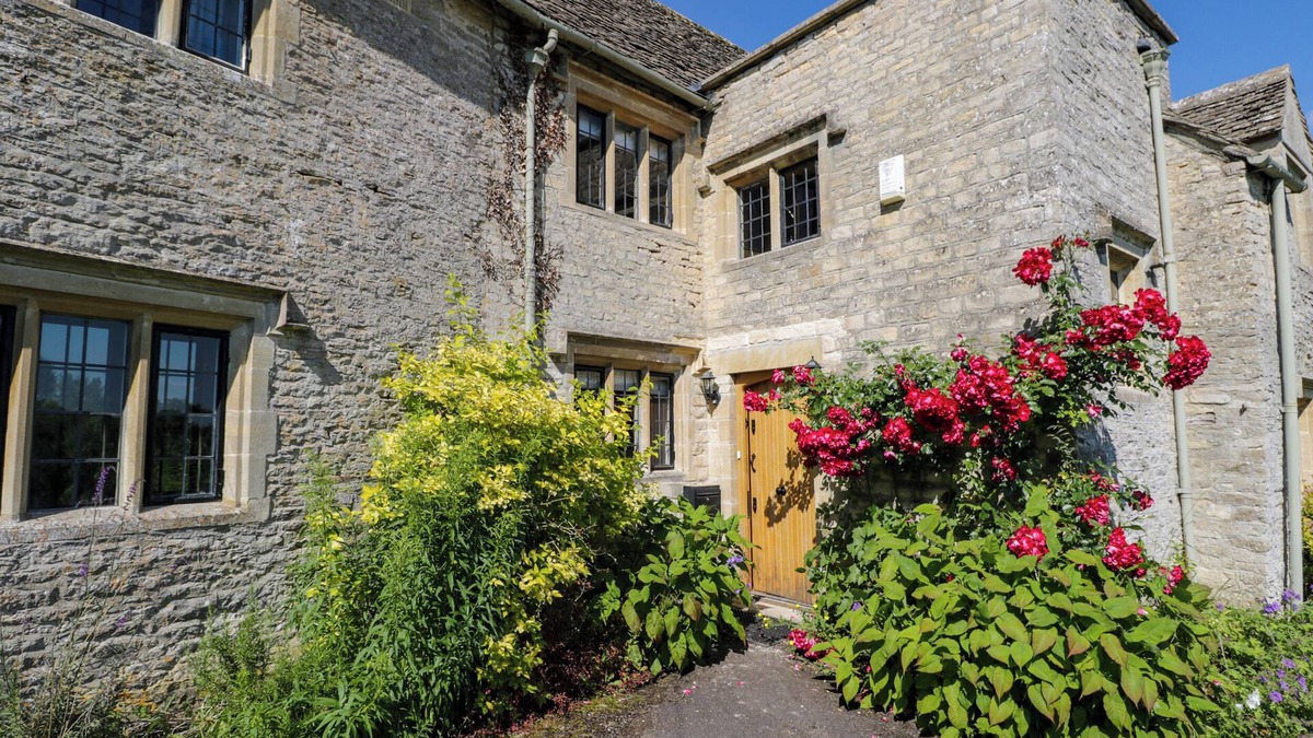 Burford Cottage | ROOD COTTAGE, pet friendly, character holiday cottage in Burford