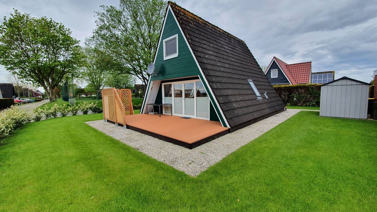 Carolinensiel House | Roof-only house "Murmel 4", charging station f. Electric cars, fireplace, beach chair, WLAN