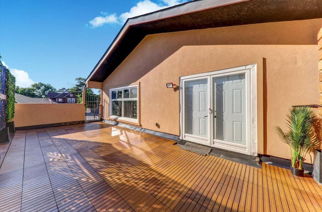 West Hill Apartment | Roof Top Hideaway for any Occasions.