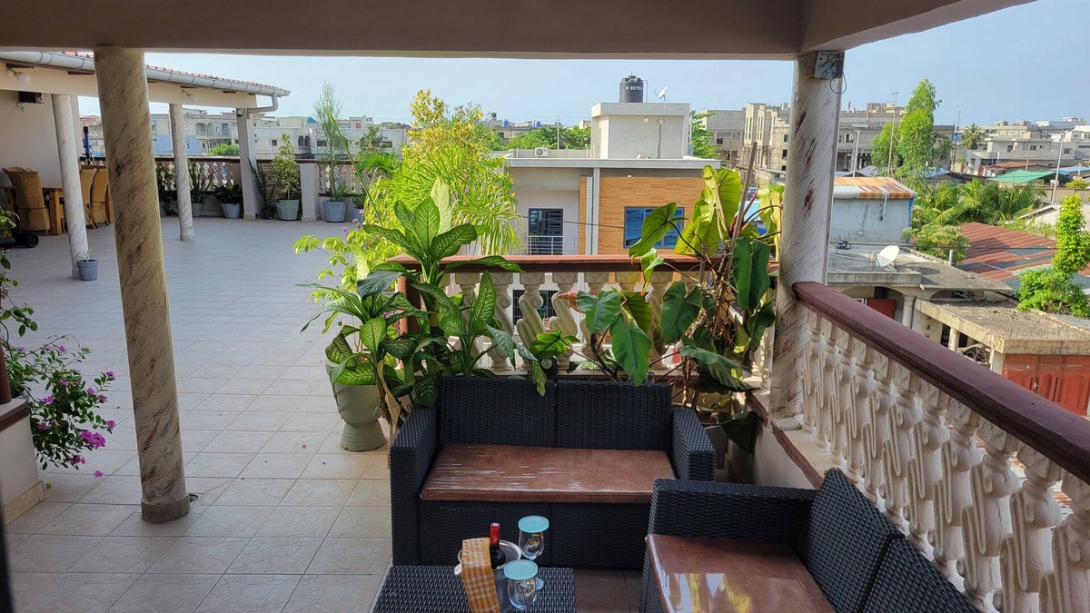 Littoral Department Apartment | Rooftop Atrium