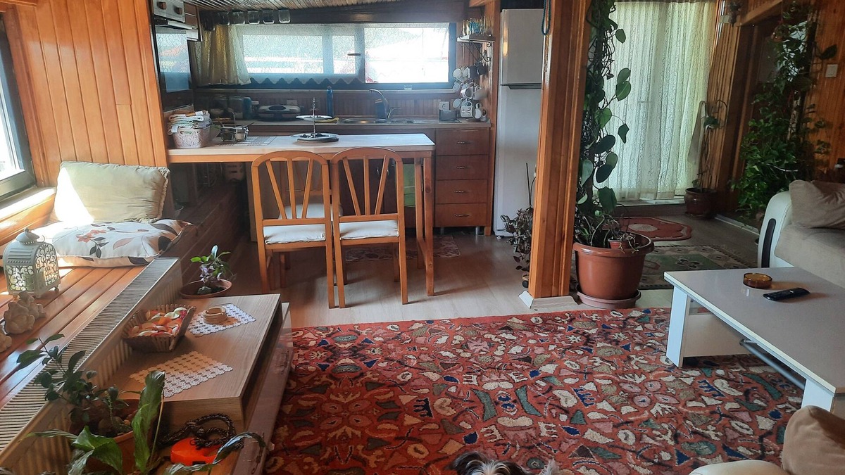 Umraniye Apartment | Rooftop authentic close to metro