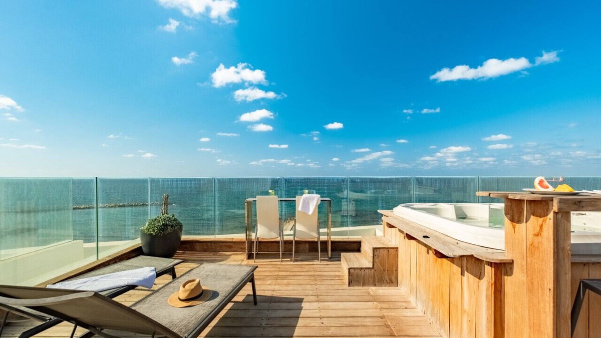 Haifa Condo | Rooftop Jacuzzi Seafront Penthouse by Sea N' Rent