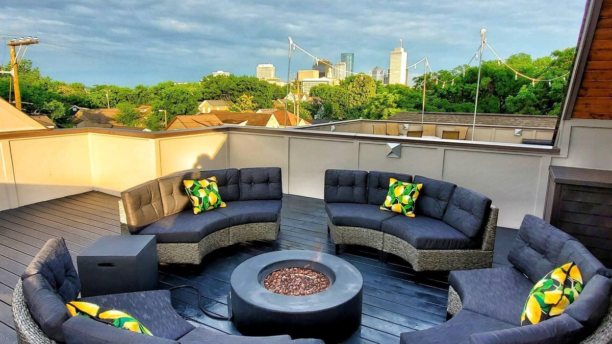 Hope Gardens House | ROOFTOP PARADISE★1 MILE to Broadway★Sleeps 12★Brand New House and Furnishings