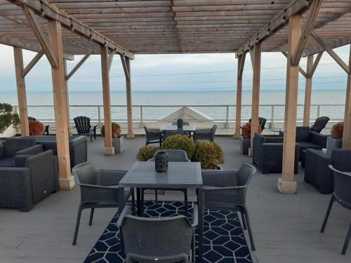 Long Point Apartment | Rooftop Patio ! Private Beach & Comfy Living Room