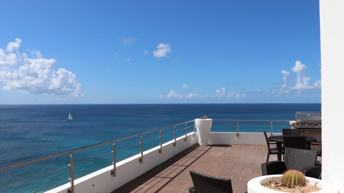 Maho Apartment | Rooftop Penthouse - Spacious, Exquisite, Modern, Breathtaking Ocean Views.