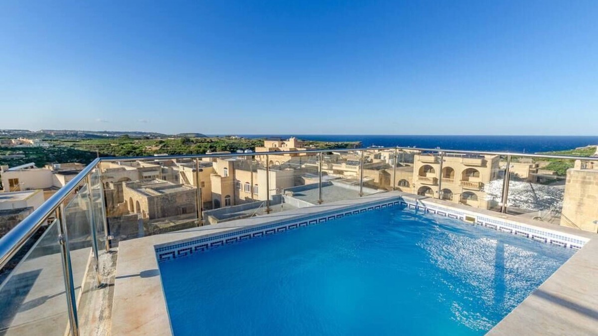 Nadur Villa | Rooftop Pool w/SeaViews @ Modern 3BR Holiday Home