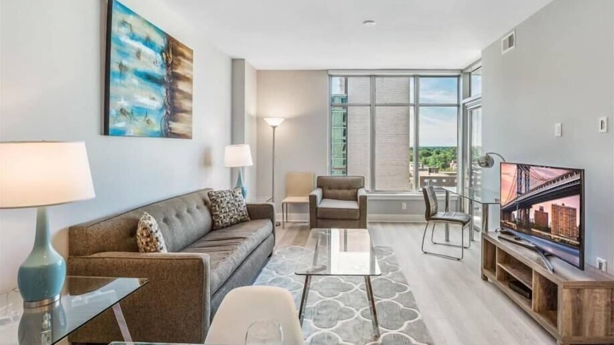 Woodmont Triangle Apartment | Rooftop Terrace & Grill | Walk to Metro | Woodmont Triangle