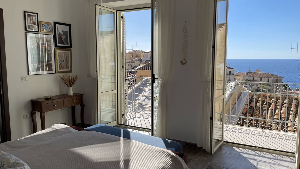 Pizzo Apartment | Rooftop Terrace With sea View in Pizzo old Town