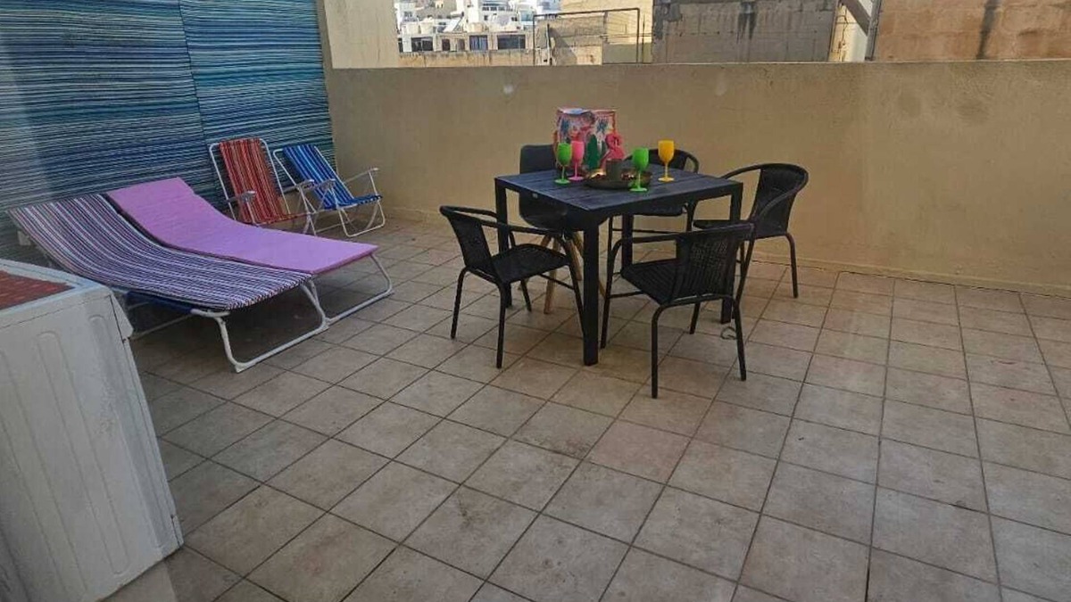 Il-Balluta Apartment | Rooftop Two Bdr Two Bathrooms flat in St Julians