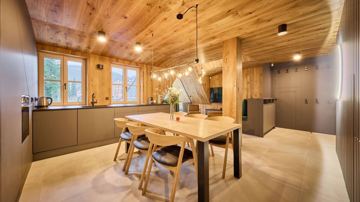 Pec pod Snezkou Apartment | Rooftop Vista Maisonette & Relaxing Bath by Interhome