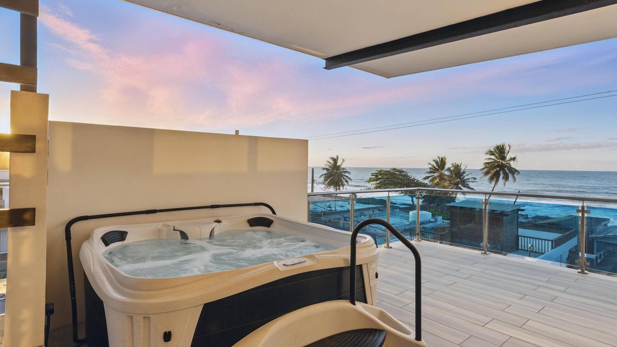 Arecibo Pueblo House | Rooftop with jacuzzi and panoramic sea views