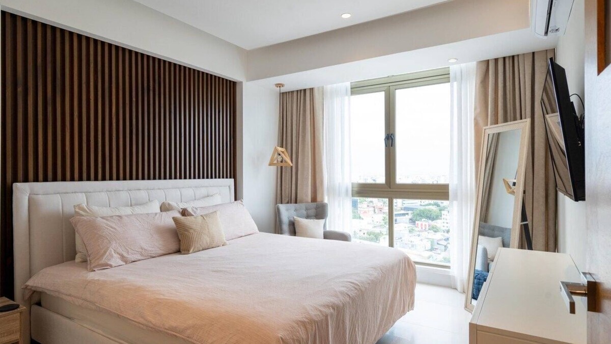 La Arboleda Condo | ★RooftopPool-KINGbed-Views-Gym-WiFi-A/C-YellowKey★