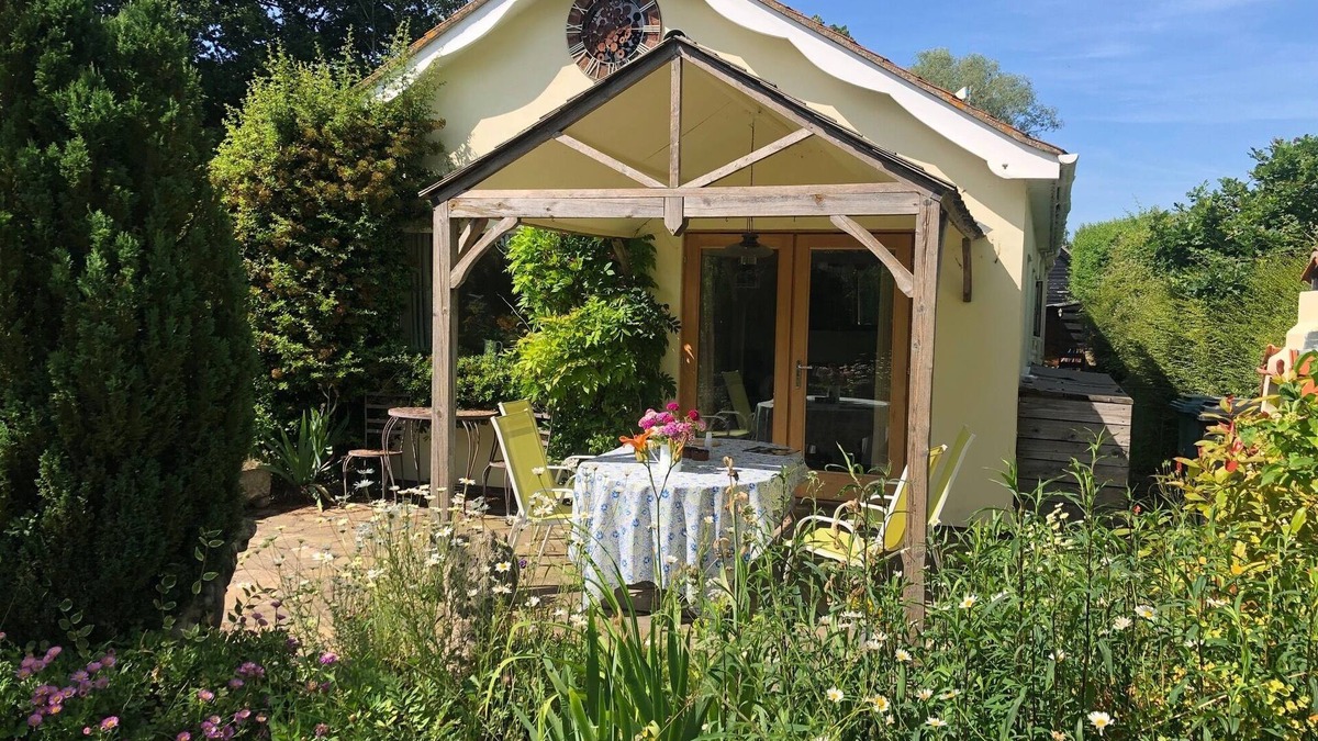 Diss House | Rookery Nook, spacious & pet friendly - wifi, gardens, parking, sleeps 3