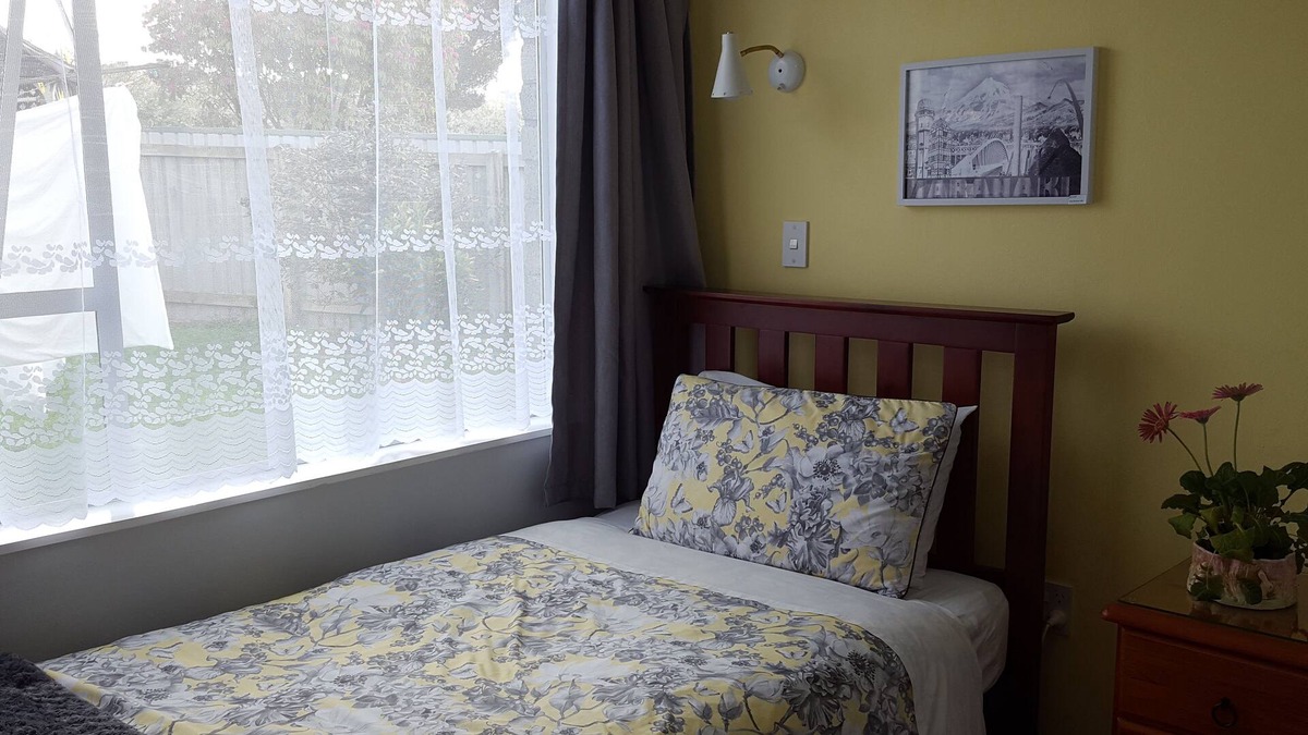 Stratford House | Room 1 Cadence Bed & Breakfast