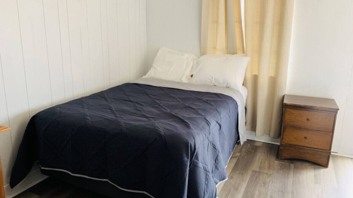 Harper Hotel | Room 11 - Standard Queen - Sleeps 2 - Harper Motel
