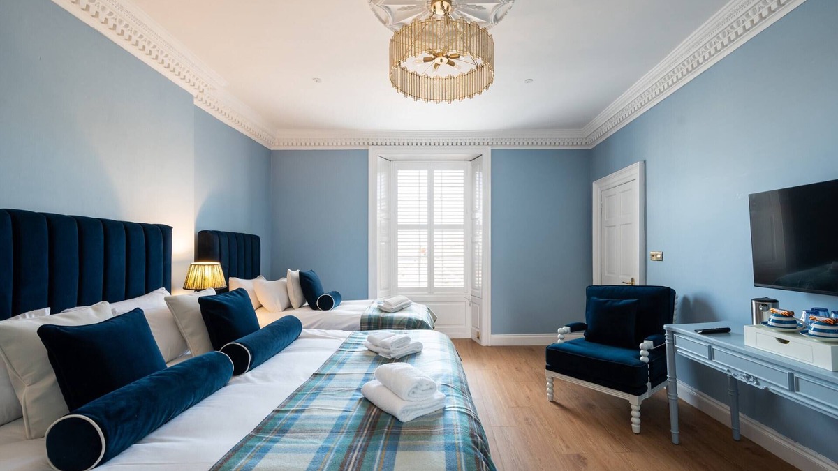 New Town House | Room 11 Summary: No.