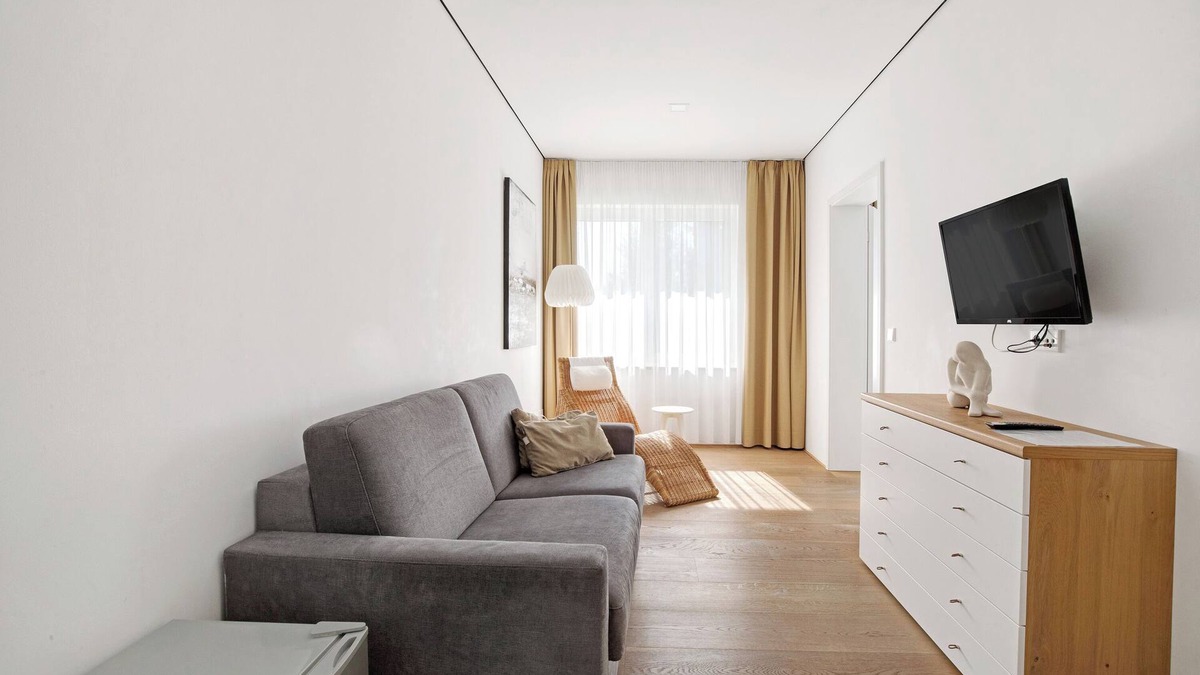Voehringen Apartment | Room '2' with Shared Terrace and Wi-Fi