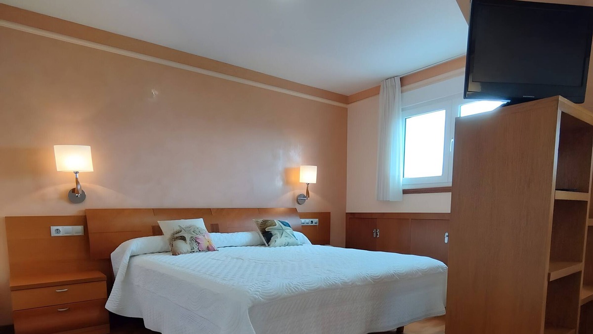 Faro Apartment | Room '203' with Sea View, Shared Terrace and Wi-Fi