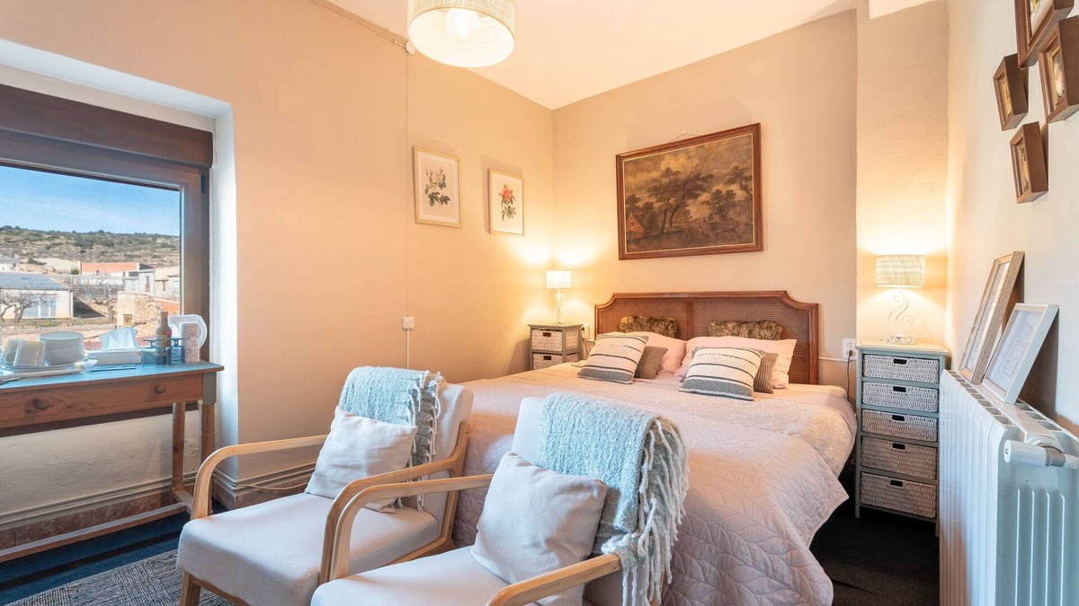 Alcublas Apartment | Room '3B' with Shared Pool, Private Garden and Wi-Fi