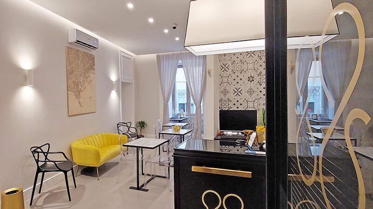Quartieri Spagnoli Bed & Breakfast | Room 4 - King Superior