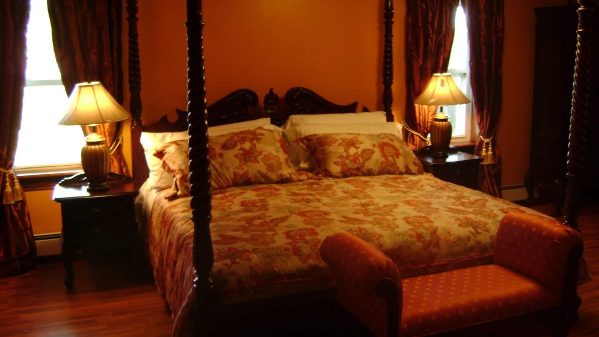 Fort Plain Bed & Breakfast | Room #4 We only 30 min. from Baseball Hole of Fame in Cooperstown.