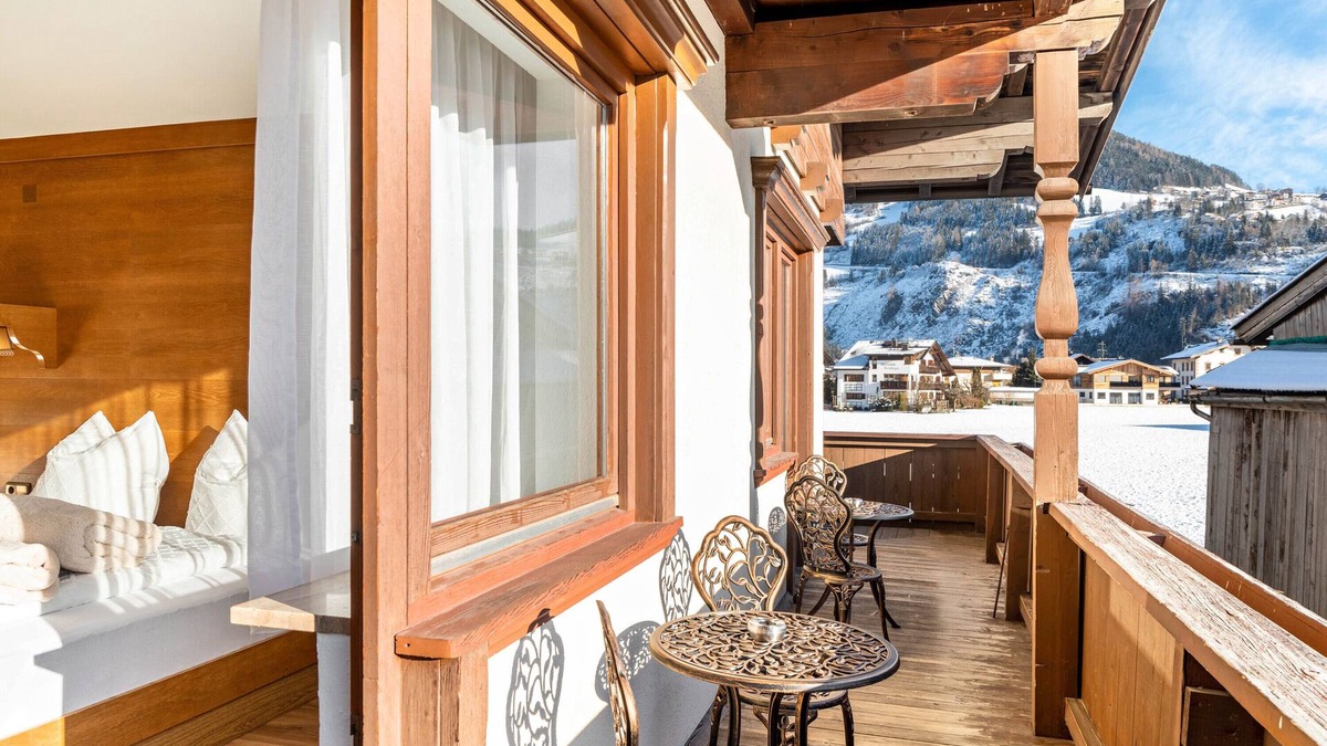 Zell am Ziller House | Room '4' with Mountain View and Balcony