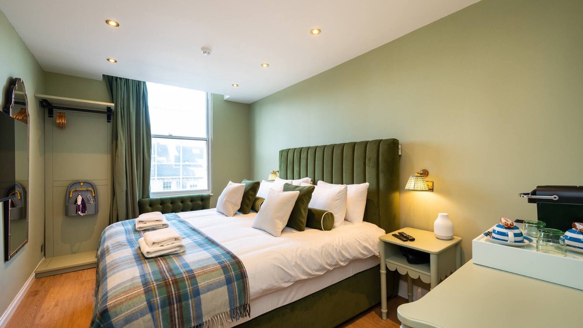 New Town House | Room 4A Summary: No.