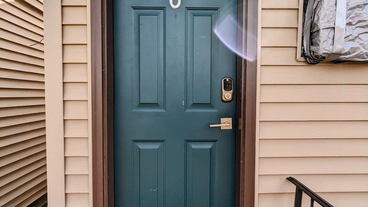 Lewiston Apartment | Room 6 - Riverside Motel - 1 Queen, 1 Twin