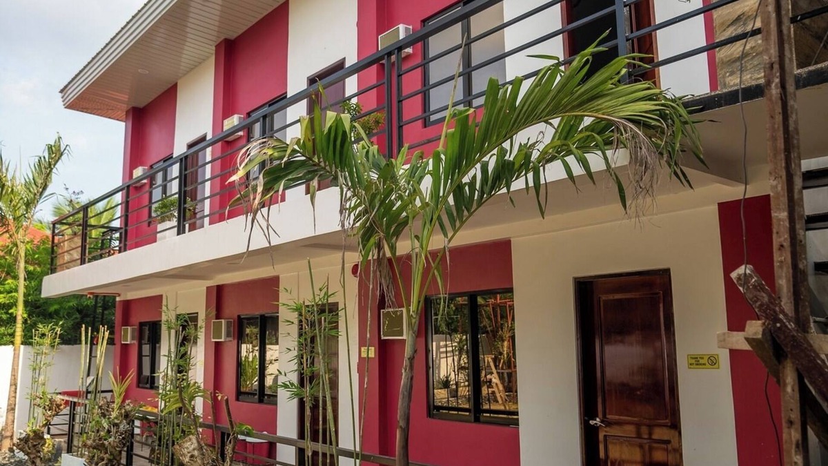 San Lorenzo Apartment | Room 803 @ Pennington Inn, Guimaras