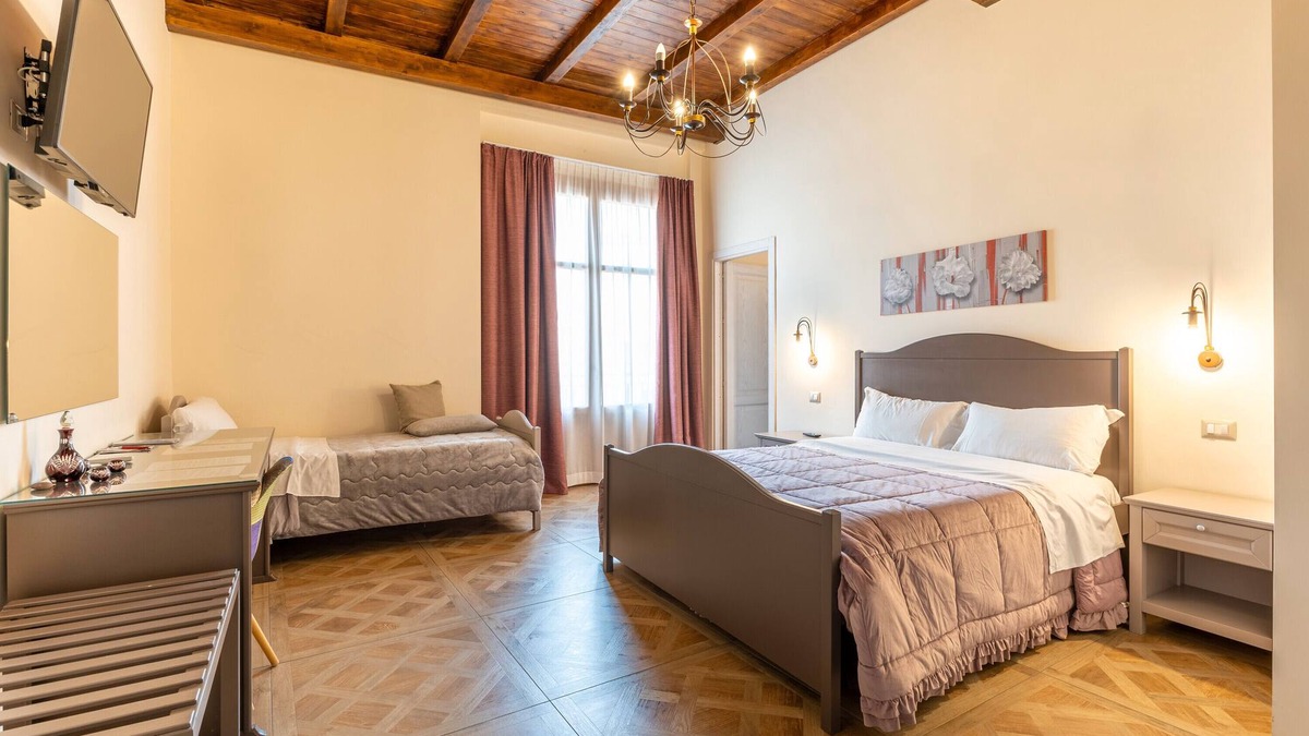 Licata Apartment | Room 'Al Duomo - Camera Tripla' with Shared Terrace, Wi-Fi and Air Conditioning